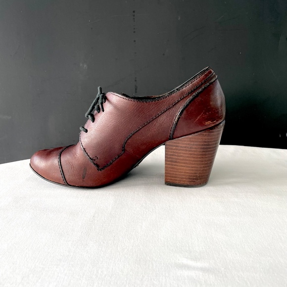 FOSSIL Dark Brown Oxford Lace Up Leather Booties EXC Sz 8 - Picture 2 of 14